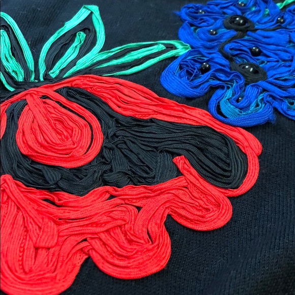 View new listing! ESCADA black floral sweater B9 - Picture 5 of 6